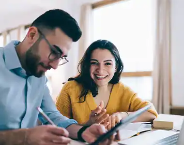 Coppie che si trasferiscono a Tenerife e investono